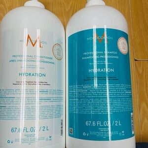 - Moroccanoil Hydration Shampoo and Conditioner Set